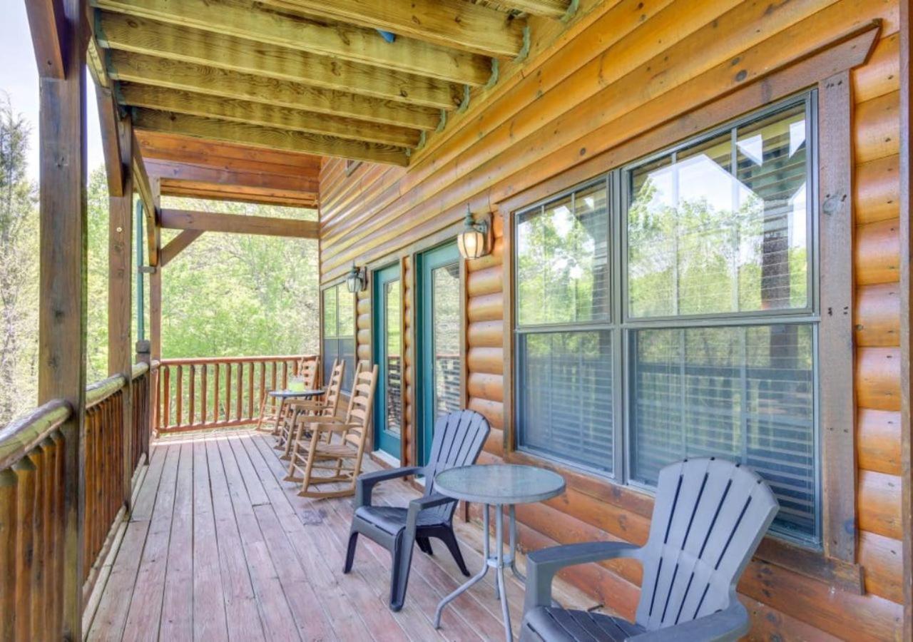 Fabulous Pet-Friendly, Family Cabin With Outdoor Kitchen, Hot Tub, Sauna, Fireplace, Theater Room, Arcade, Pool Table, And Fire Pit Within Minuties Of Dollywood Sevierville Exterior foto